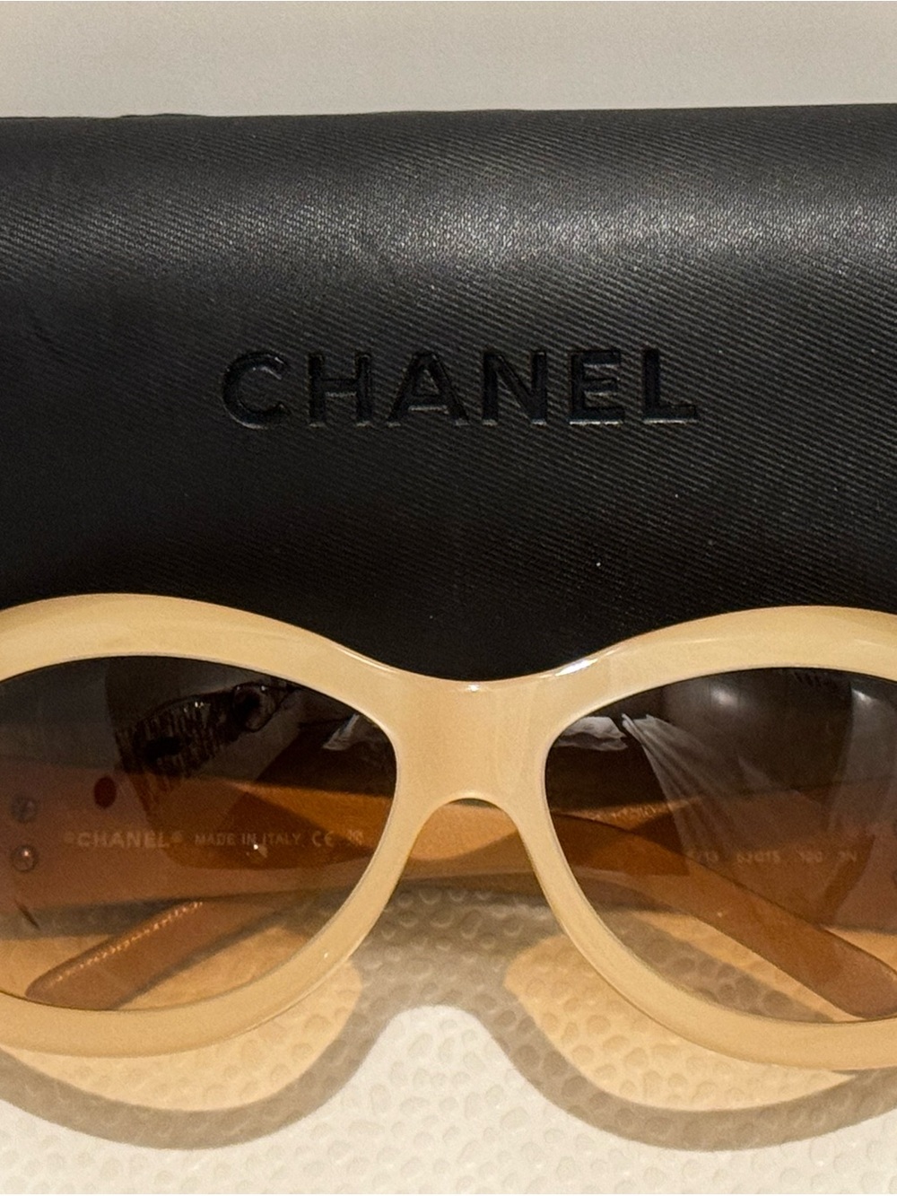CHANEL Beige Oval Sunglasses with Brown Gradient Lenses